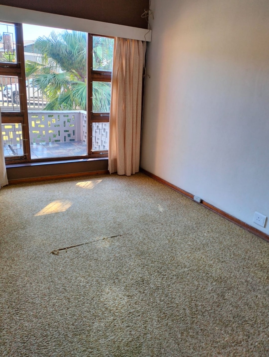 5 Bedroom Property for Sale in Sunnyridge Eastern Cape